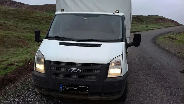Eskortlu, hayvan hırsızları yakalandı
