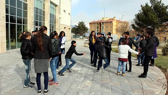 Gençlik Merkezinden Türk Dünyası ve Türk Toplulukları Haftası kutlaması
