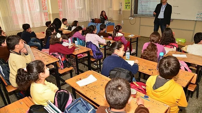 Büyükşehir belediyesinden öğrencilere gıda ve hijyen eğitimi
