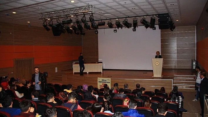 DÜ'de 'Etkili Konuşma Sanatı' semineri
