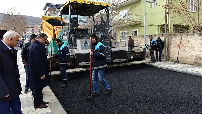 Gürkan Çöşnük Mahallesinde yapılan çalışmaları yerinde inceledi
