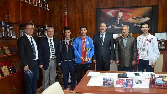 Kick-Boks Türkiye Şampiyonasında 3.ncü oldular
