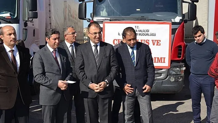 Malatya'dan sınır ötesine 10 tır dolusu okul malzemesi gönderildi
