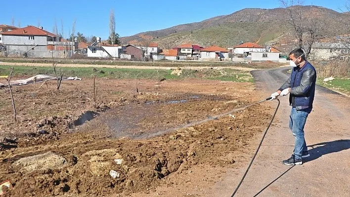 Gölbaşı ilçesinde ilaçlama çalışmaları devam ediyor
