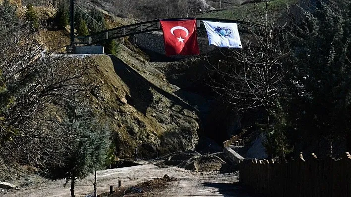 Bakan Tüfenkci, İspendere İçmelerinde incelemelerde bulundu
