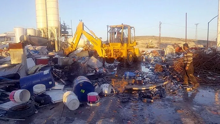 Besni'de hurdalıkta patlama
