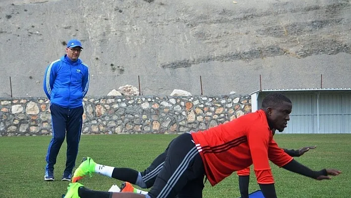 Evkur Yeni Malatyaspor'da İrfan Buz, işi sıkı tutuyor
