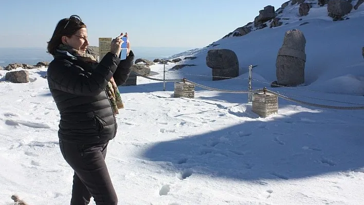 Meksikalı Büyükelçi, Nemrut Dağı'na hayran kaldı
