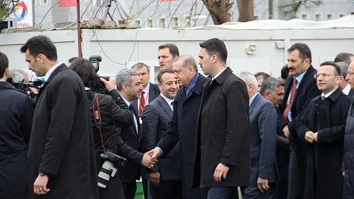 Cumhurbaşkanı Erdoğan, Merkez Cami'nin temel atma törenine katıldı
