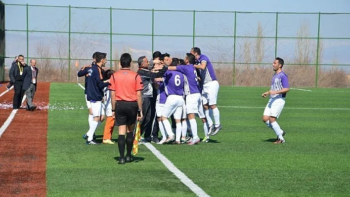 Amatörün şampiyonu Arguvan Belediyespor oldu
