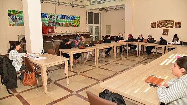 Kadın aşçılar sertifikalandırıldı
