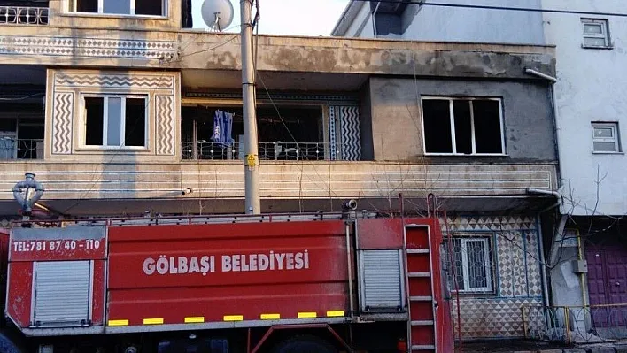 Madde bağımlısı genç evini yaktı
