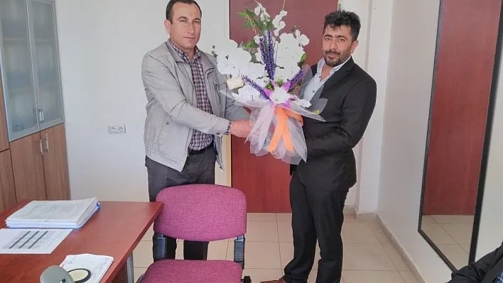 Akyad'tan 60 öğrenciye çalışma masası ve sandalye
