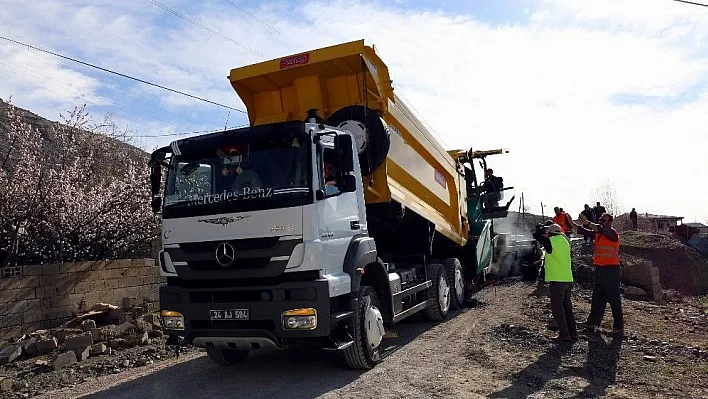 İl Özel İdaresi asfalt sezonuna başladı
