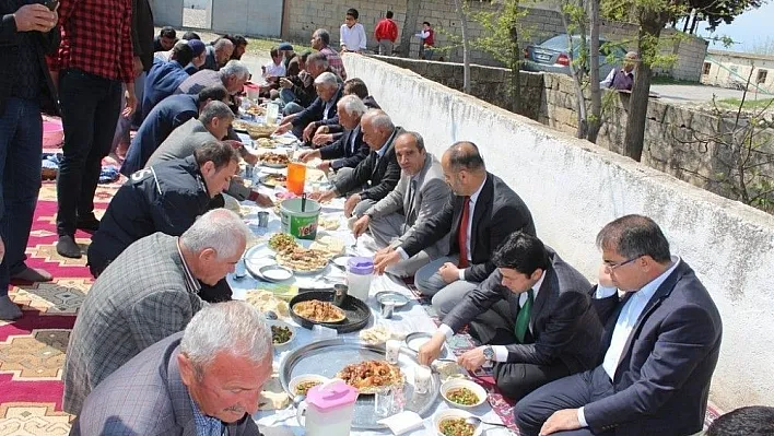 Bağarası Köy halkı şükür duasına çıktı
