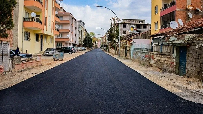 Büyükşehir 3 mahallede asfalt çalışması yapıyor
