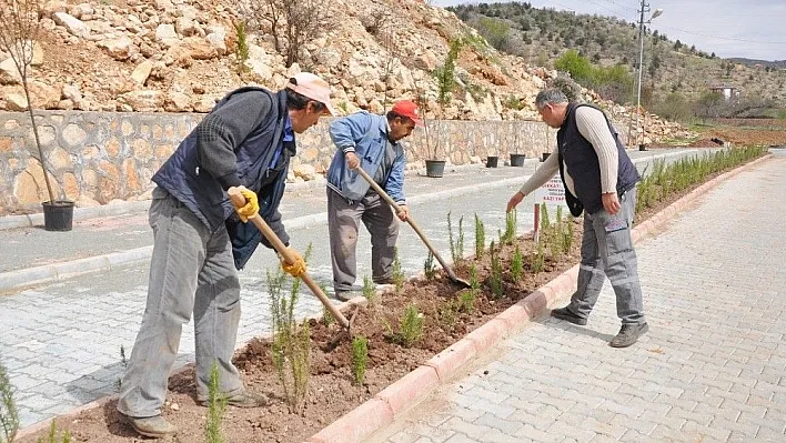 Gölbaşı'na bahar süsü
