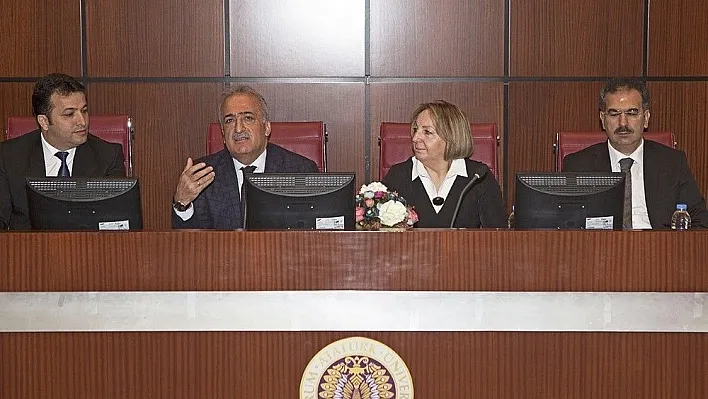 Rektör Çomaklı, fakülte incelemelerini sürdürüyor
