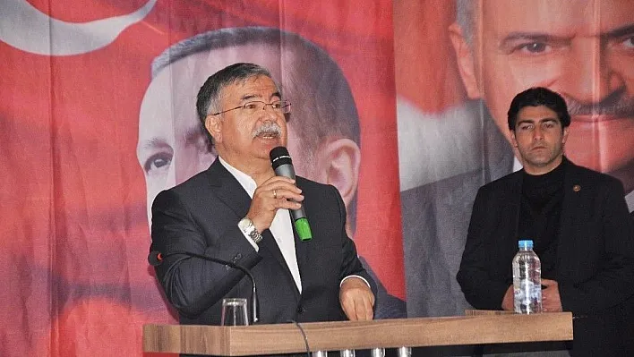 Bakan Yılmaz referandum mesaisini sürdürüyor
