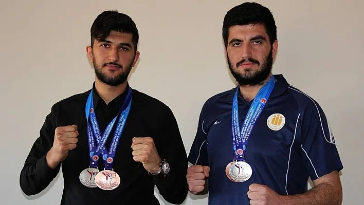 Üniversitelerarası Kick Boks Türkiye Şampiyonasında büyük başarıya imza attılar
