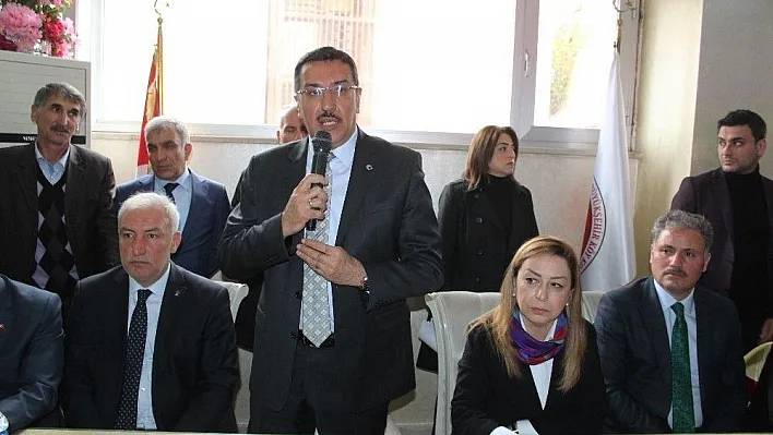 Bakan Tüfenkci köy korucuları ile bir araya geldi

