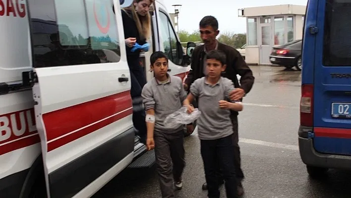 Ortaokul öğrencileri zehirlenme şüphesiyle hastaneye kaldırıldı
