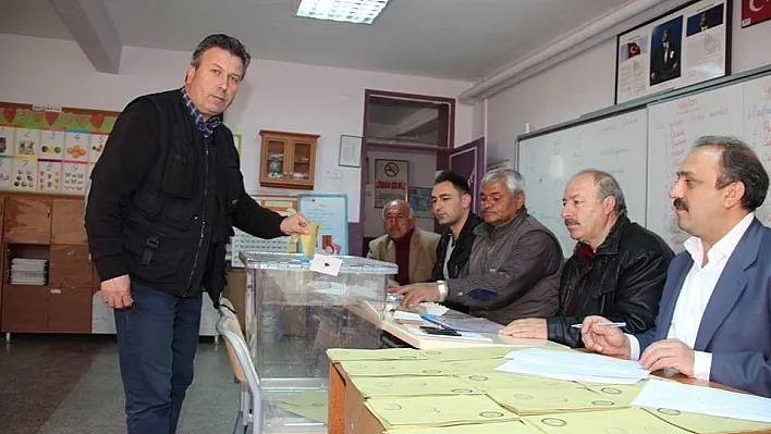 Oltulular referandum oylamasına ilgi gösteriyor
