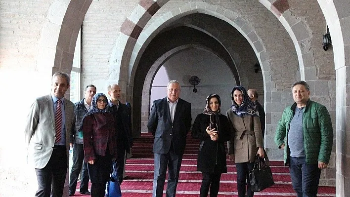 Büyükelçiler Battalgazi'nin tarihi ve kültürel yerlerini gezdi
