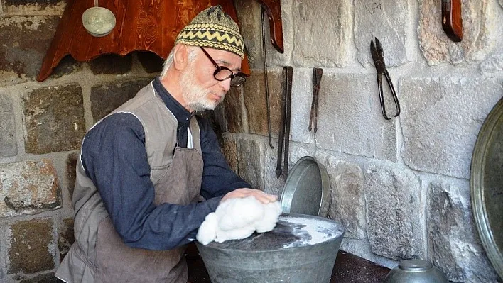 Malatya'da bal mumundan yapılan eserlerin sergilendiği açık hava müzesi açıldı
