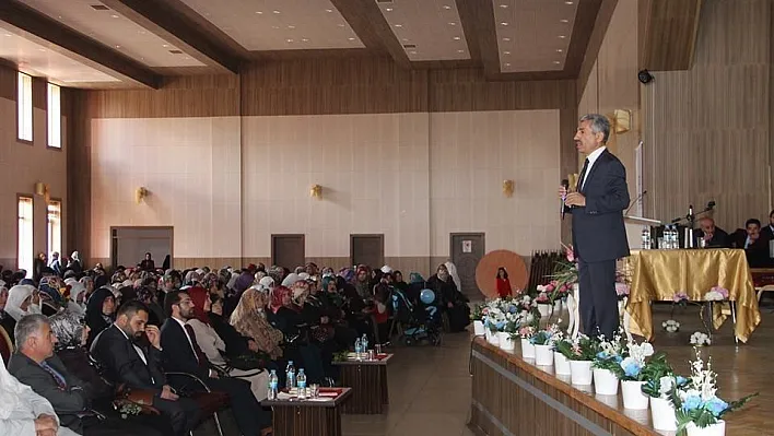 Oltu'da 'Güven Toplumunun İslami Temelleri' konferansı
