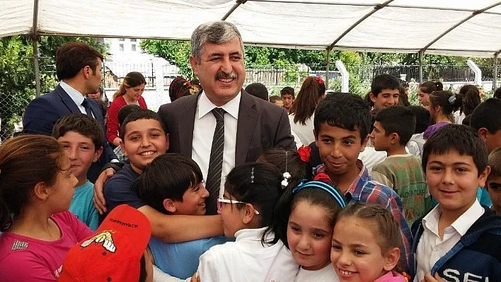 23 Nisan Ulusal Egemenlik ve Çocuk Bayramı
