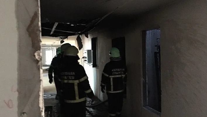 Otel inşaatında çıkan yangın paniğe neden oldu
