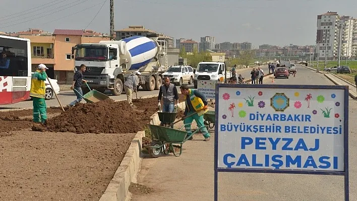 Kent girişlerinde peyzaj çalışması başladı
