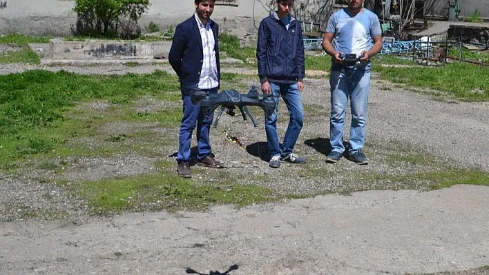 'Drone ile metal tarama cihazı' projesiyle final hakkı kazandılar
