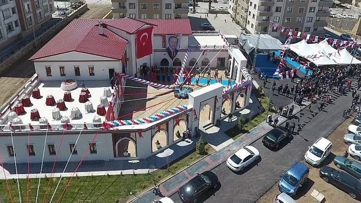 Büyükşehir'in Eğitim Yatırımı Ahmet Hamdi Tanpınar bilgi evi açıldı
