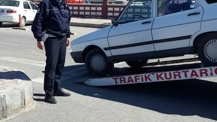 Hastane önlerindeki hatalı parklara göz açtırılmıyor
