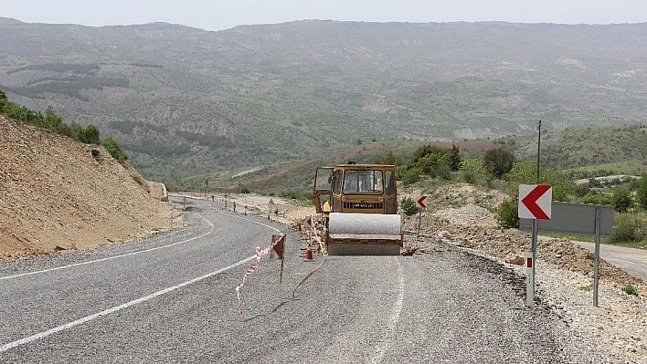 Tut ilçe karayolu yeniden yapılıyor
