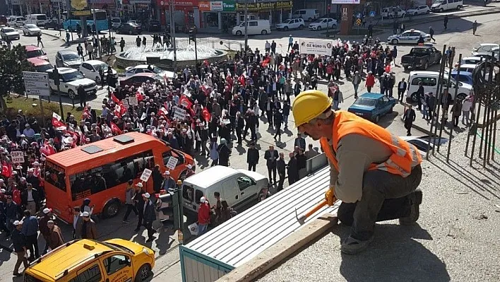 İnşaat işçileri 1 Mayıs'ta da görevlerinin başında
