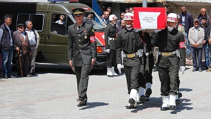 İntihar eden er memleketi Malatya'da toprağa verildi
