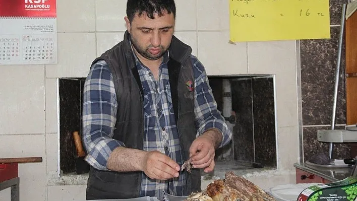 Sivas'ta kahvaltı sofralarının vazgeçilmezi 'kelle'
