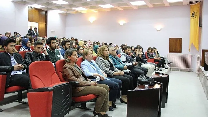 'Kadına şiddet' konferansı düzenlendi
