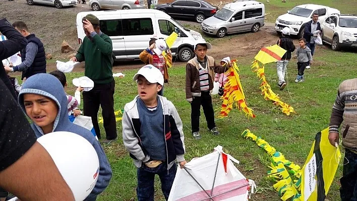 Çocuklar uçurtma şenliğinde bir araya geldi
