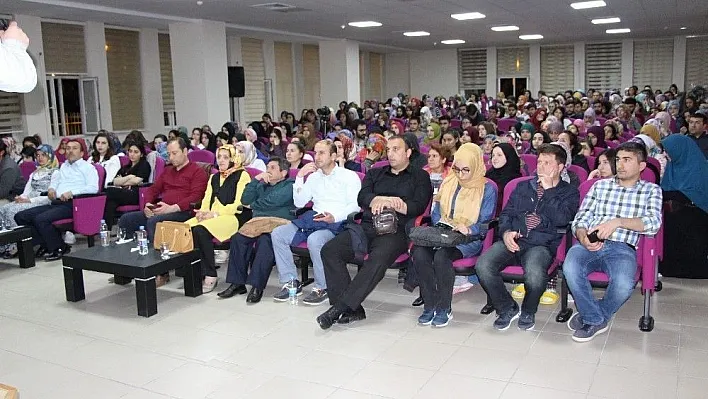 KYK Erzincan öğrencileri Gökhan Yücel'le buluştu
