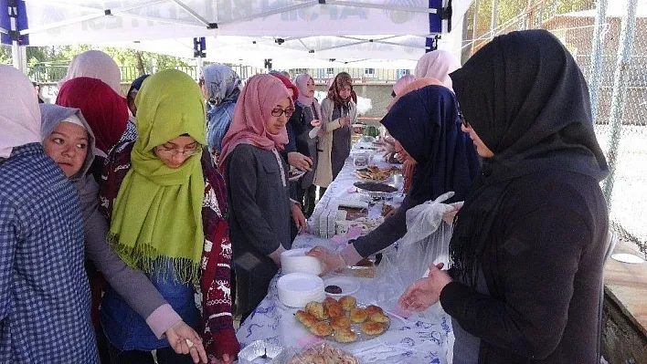 Öğrencilerden anlamlı kermes
