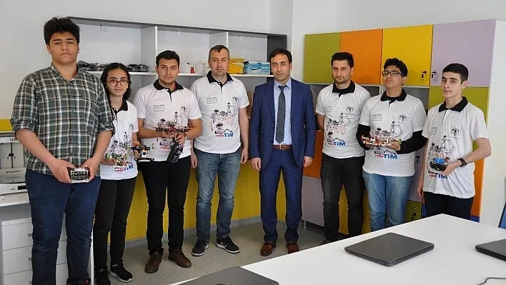 ÇEDAŞ, Sivas BİLSEM'e robot yarışmasında sponsor oldu
