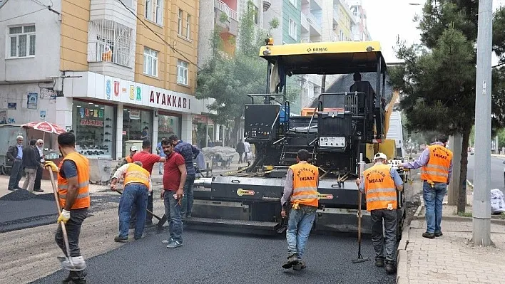 Diyarbakır'da caddeler asfaltlanıyor
