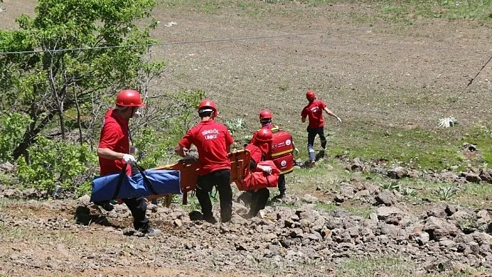 Bingöl'de kurtarma ekiplerinin tatbikatı gerçeği aratmadı
