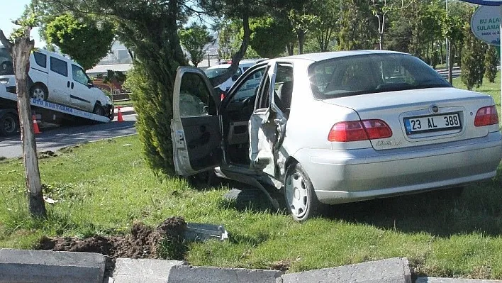 Elazığ'da trafik kazası: 3 yaralı