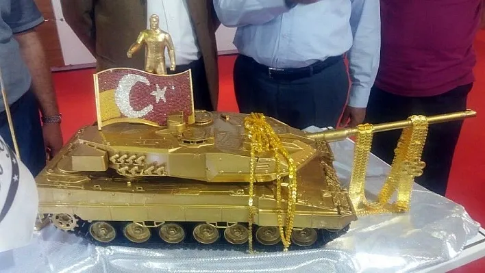 15 Temmuz'un paha biçilemez altın tankı görücüye çıktı
