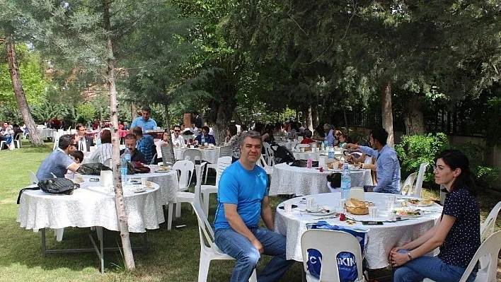 Adıyaman emniyetinden Anneler Günü kutlaması
